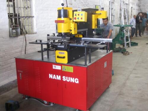2_Busbar work machine